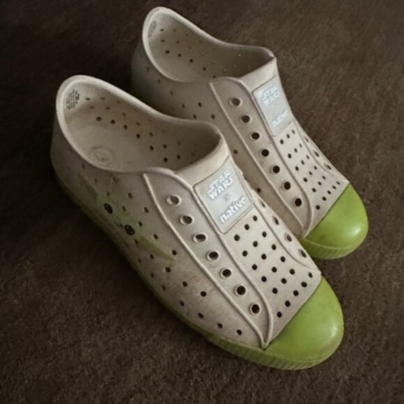 Native star wars shoes size J3 - Picture 1 of 2